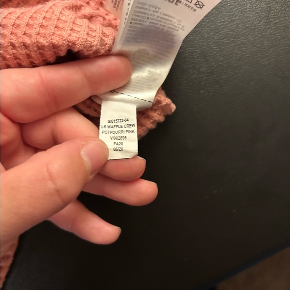 GAP Sweats Waffle Knit Rose Sweatshirt Women's Size L Thermal Layering Winter - Picture 5 of 8